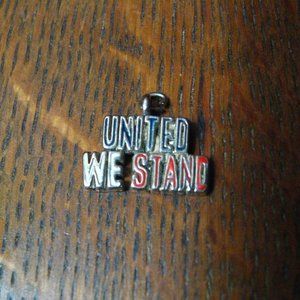 🇺🇸 United We Stand Vintage Patriotic Charm Pendant